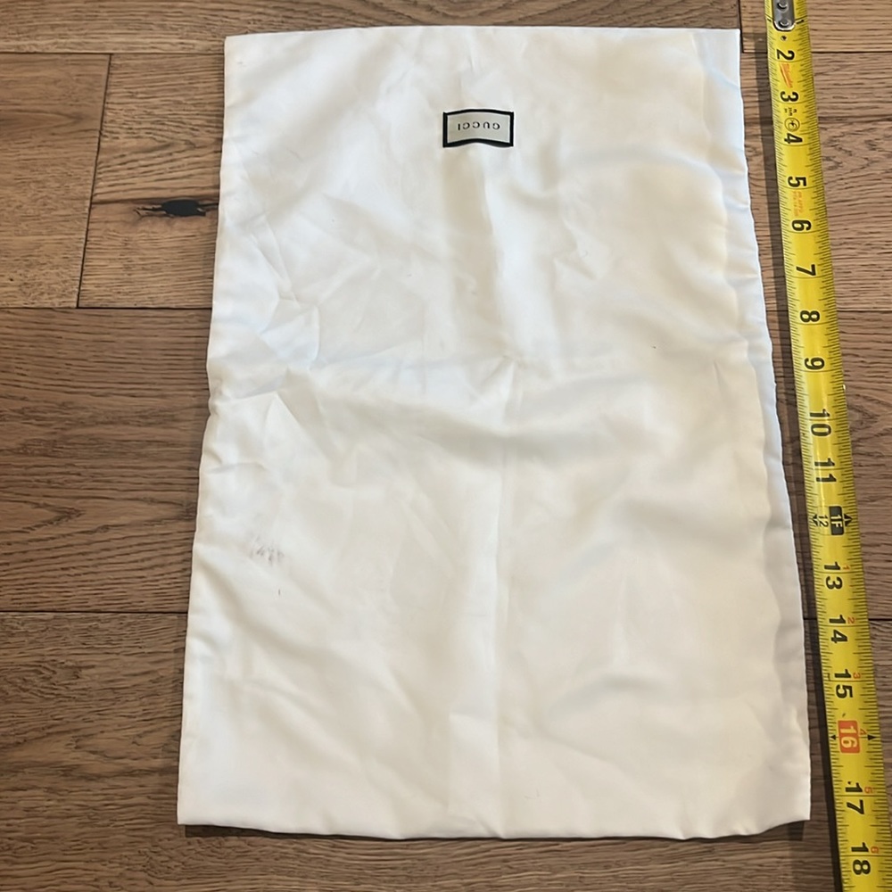 Gucci dust bag pre-owned a few stains - Picture 4 of 12